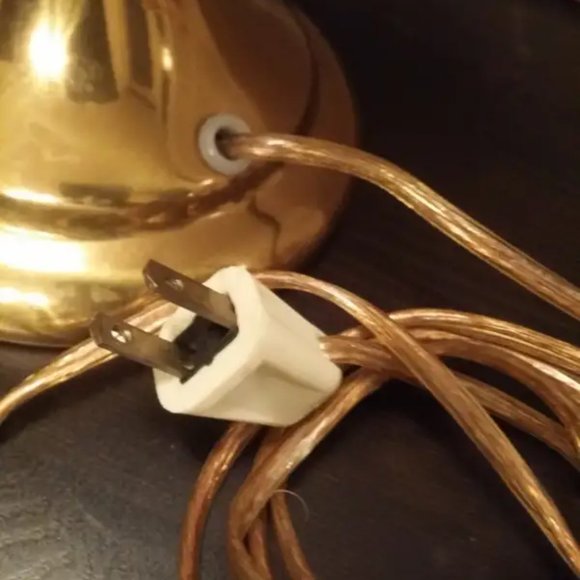 Vintage Brass Oil Style Electric Table Lamp - 22.5 inches height - Picture 6 of 6